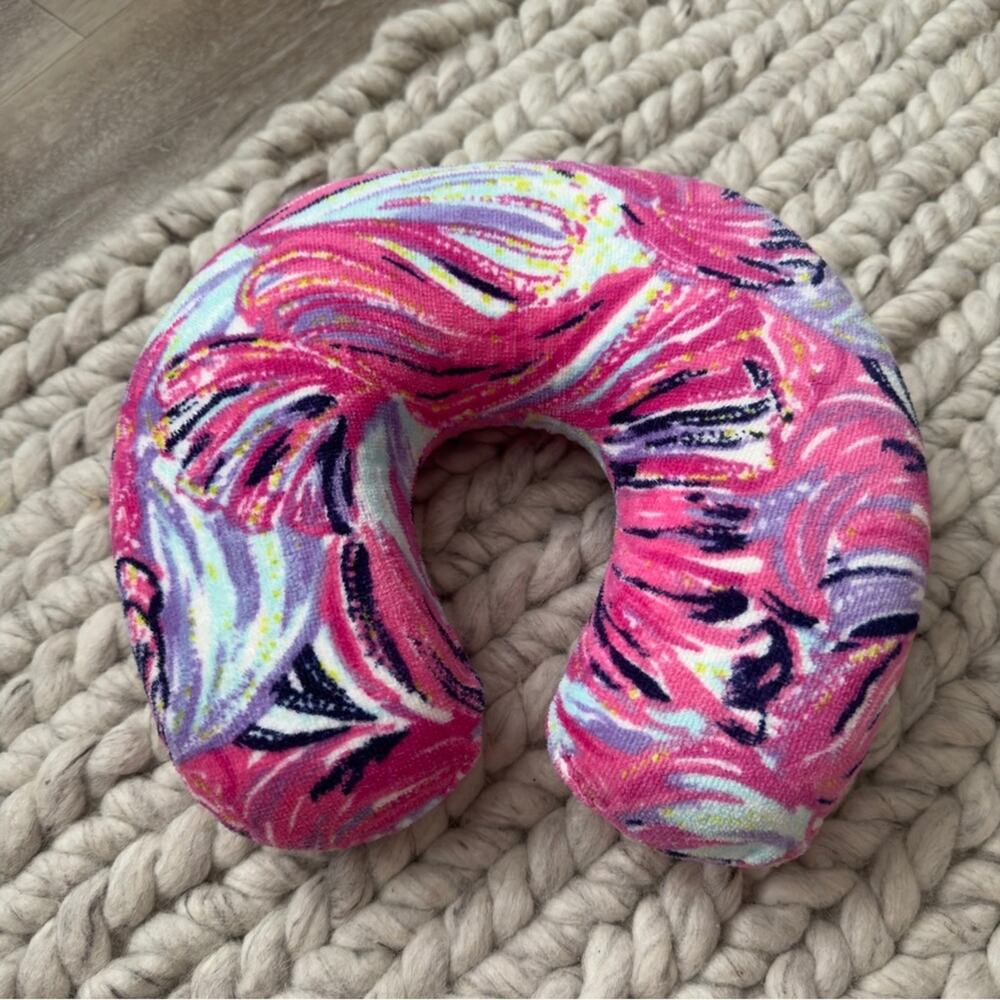 Lilly Pulitzer Travel Neck Pillow Preppy Pattern Colorful Gold Zipper Stylish